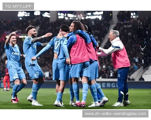 重返意甲球队：从低级联赛到顶级联赛的逆袭之路